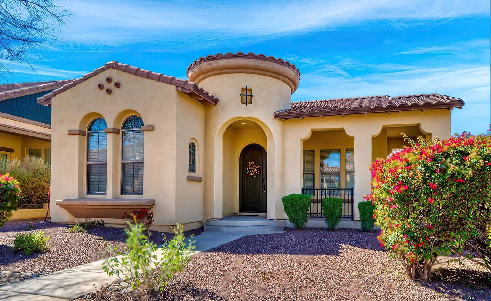Exterior Paint Colors for Hot Climate Homes